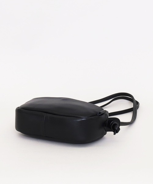 COOCO(クーコ)の「シープレザーラウンド型ミニショルダーバッグ(ショルダーバッグ・レディース・レッド/ライトグレー/ライトグリーン/グレー系その他/ブラック・9)」の9枚目の写真