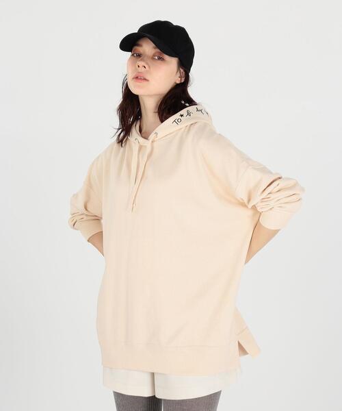 To b. by agnes b.（トゥービーバイアニエスベー）の「WU88 HOODIE 