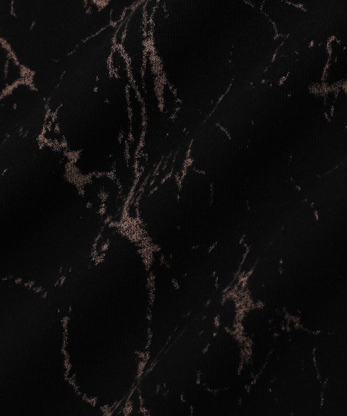 ADAM ET ROPE'（アダムエロペ）の「【WEB限定】ダンスプラクティス スプラッシュブリーチ ルーズ クルーネック スウェット / 裏毛 / K-POP / セットアップ / ユニセックス（スウェット・メンズ・ブラック/チャコールグレー・L/M）」の4枚目の写真