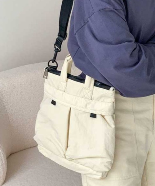 NANEA（ナネア）の「２WAYヘルメットバッグ（ショルダーバッグ・レディース・カーキ/ブラック/ベージュ/ホワイト・フリー）」の7枚目の写真