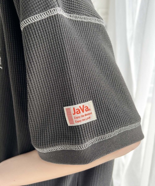 Java(ジャバ)の「《JaVa ジャバコラボ》ポコポコ素材が今の気分♪胸刺繍&配色ステッチワッフル半袖Tシャツ(Tシャツ/カットソー・レディース・チャコールグレー/オートミール/モカ/グリーン/アイボリー・SMALL/X-LARGE/MEDIUM/LARGE)」の9枚目の写真