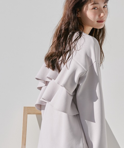 AMERICAN HOLIC（アメリカンホリック）の「バックフリルポンチプルオーバー（Tシャツ/カットソー・レディース・ブラック/グレイッシュベージュ/オフホワイト・M/L）」の3枚目の写真