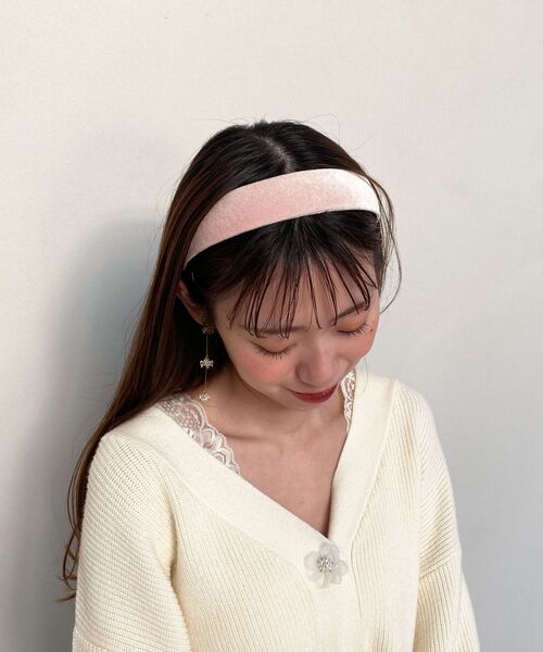 MAJESTIC LEGON（マジェスティックレゴン）の「ベロアカチューシャ（カチューシャ・レディース・ピンクベージュ/ブラック・FREE）」の6枚目の写真