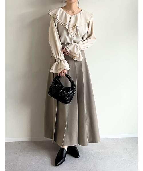 Re:EDIT（リエディ）の「ビッグフリルカラーキャンディースリーブブラウス（シャツ/ブラウス・レディース・ホワイト/ベージュ/ブラック/ブルー・MEDIUM/LARGE）」の9枚目の写真