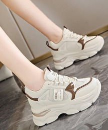 厚底ダッドスニーカー ボリューム感 美脚