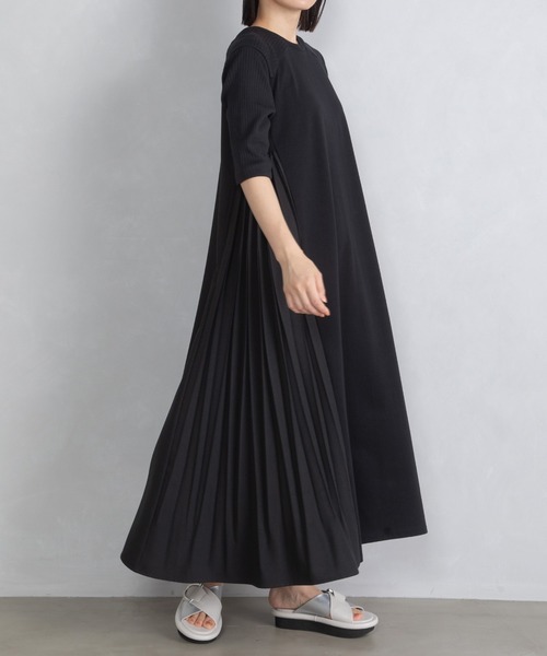 MARECHAL TERRE（マルシャルテル）の「2WAYプリーツワンピース（ワンピース・レディース・モカ/ベージュ/ネイビー/ブラック・MEDIUM）」の2枚目の写真