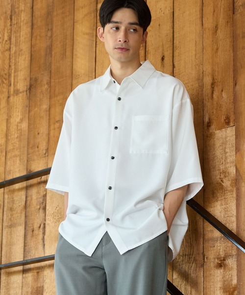 LAKOLE（ラコレ）の「DRYPEレギュラー半袖シャツ / 993505（シャツ/ブラウス・メンズ・ブルー/グリーン/ライトグレー/ホワイト/ブラック・MEDIUM/SMALL/X-LARGE/LARGE）」の2枚目の写真