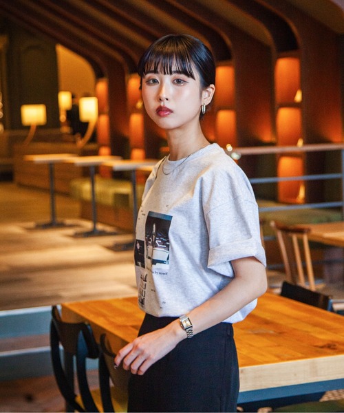 Chillfar（チルファー）の「アソートフォトプリントTシャツ（Tシャツ/カットソー・レディース・ホワイト系/ホワイト系1/ホワイト系2/杢グレー/アイボリー系/ホワイト/ブラック系1/オートミール/ブラック系・FREE）」の20枚目の写真