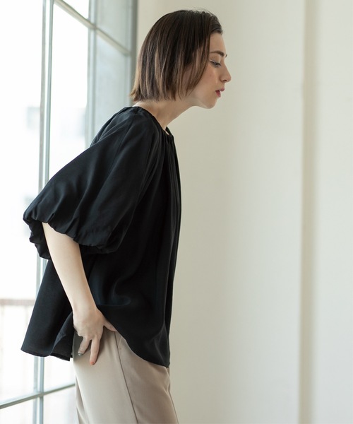 OPAQUE.CLIP（オペークドットクリップ）の「◆バルーンスリーブギャザーブラウス【洗える】（シャツ/ブラウス・レディース・ブラック/オレンジ/ホワイト/チャコールグレー・42/38/40）」の22枚目の写真