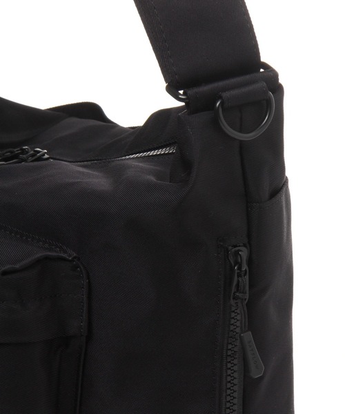 BAYFLOW（ベイフロー）の「フロントポケットビッグショルダーバッグ（ショルダーバッグ・メンズ・グレイッシュベージュ/ブラック・FREE）」の16枚目の写真