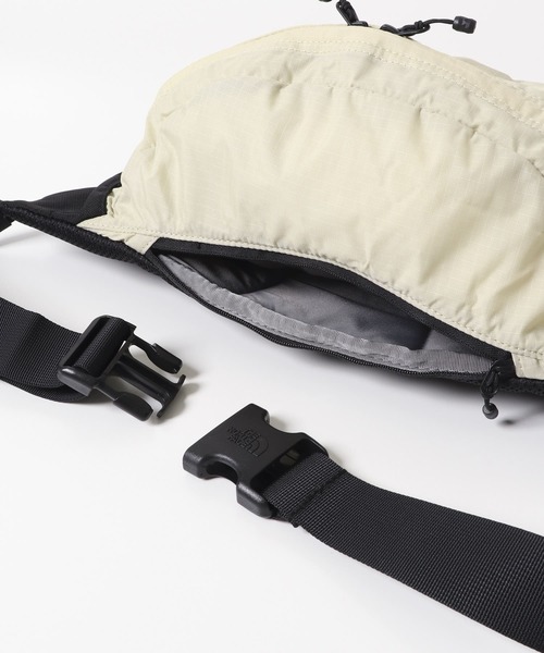 THE NORTH FACE(ザノースフェイス)の「THE NORTH FACE Sweep(ショルダーバッグ・メンズ・ベージュ/カモフラージュ/ブラック/カーキ・ONE SIZE)」の21枚目の写真