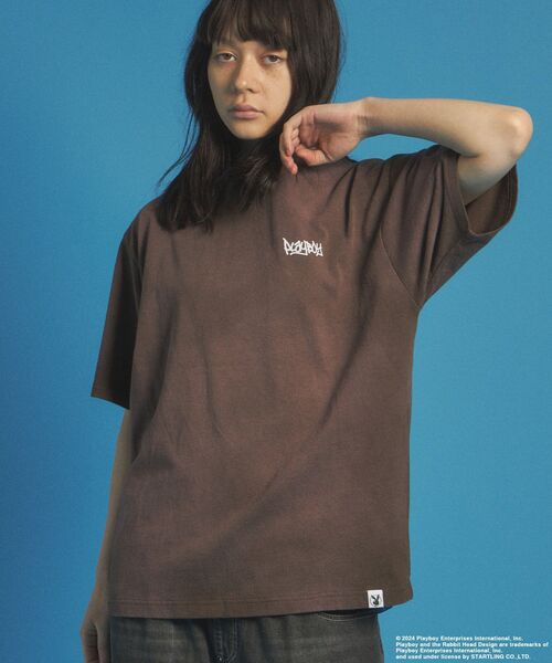 PLAYBOY(プレイボーイ)の「【SEQUENZ(シークエンズ)】PB VINTAGE COLLAGE S/S TEE / PLAYBOY×Sequenz 90s Tシャツ スプレーブリーチ加工 グラフィック コラージュ 半袖(Tシャツ/カットソー・メンズ・ダークブラウン/ブラック/ライトグレー・X-LARGE/MEDIUM/LARGE)」の13枚目の写真