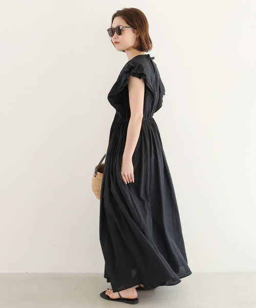 SLOBE IENA（スローブイエナ）の「《追加》ピンタックフリルワンピース（ワンピース・レディース・ブラック/サックスブルー・FREE）」の3枚目の写真