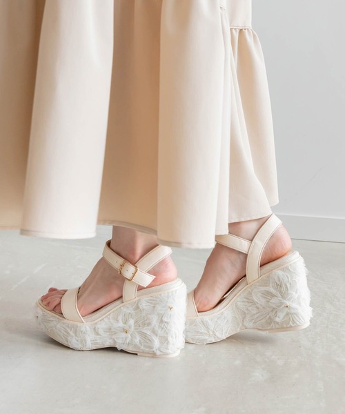 シフォンフラワー×刺繍 ヒールコンシャスウェッジサンダル