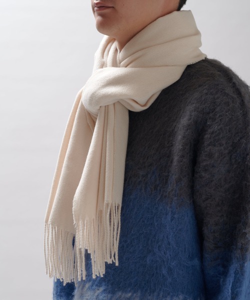 Lui's（ルイス）の「ソフトカラーストール（マフラー・レディース・アイボリー/ダークグリーン/ボルドー/ブラック・FREE）」の5枚目の写真