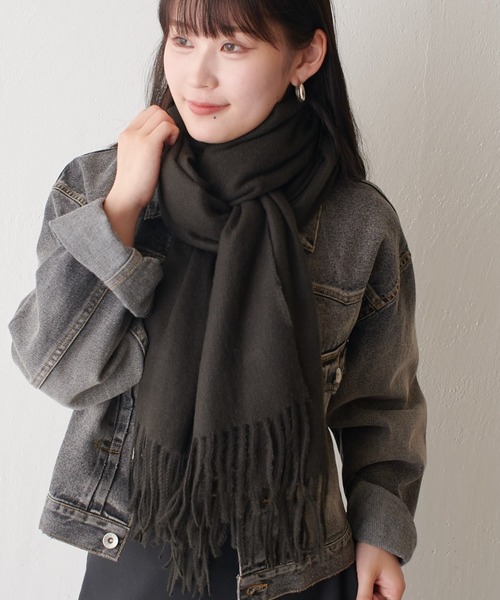 Lui's（ルイス）の「ソフトカラーストール（マフラー・レディース・アイボリー/ダークグリーン/ボルドー/ブラック・FREE）」の13枚目の写真