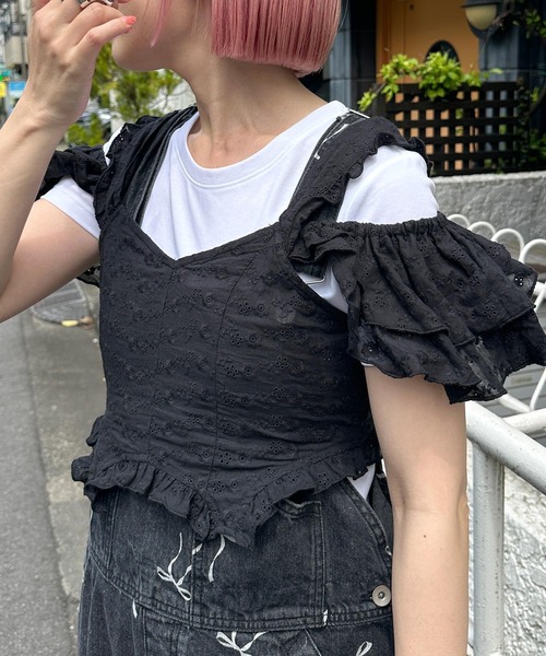 alice auaa ビスチェ ダブルボタン フリル ブラック オフショルダー alice auaa ビスチェ ダブルボタン フリル ブラック オフショルダー