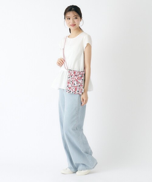 LAURA ASHLEY(ローラアシュレイ)の「【撥水・防水加工】アンクロフト ディッツィー柄 サコッシュ(ショルダーバッグ・レディース・ピンク系5/ネイビー系/オレンジ系その他2・00)」の15枚目の写真