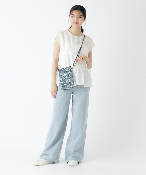 LAURA ASHLEY(ローラアシュレイ)の「【撥水・防水加工】アンクロフト ディッツィー柄 サコッシュ(ショルダーバッグ・レディース・ピンク系5/ネイビー系/オレンジ系その他2・00)」の17枚目の写真