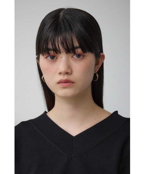 AZUL by moussy（アズールバイマウジー）の「ノットデザインフープピアス（ピアス（両耳用）・レディース・ゴールド系その他/シルバー・FREE）」の9枚目の写真