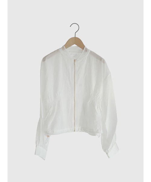 FIKA.(フィーカ)の「Gather sheer blouson(ブルゾン・レディース・ベージュ/カーキ/オフホワイト・MEDIUM)」の8枚目の写真