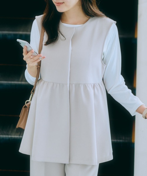 7days Life Styling（セブンデイズライフスタイリング）の「ダブルクロスペプラムジレ（ベスト・レディース・チャコール/ベージュ/ネイビー・LL/L/M/S）」の2枚目の写真