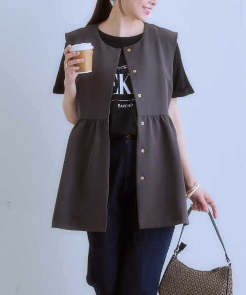 7days Life Styling（セブンデイズライフスタイリング）の「ダブルクロスペプラムジレ（ベスト・レディース・チャコール/ベージュ/ネイビー・LL/L/M/S）」の4枚目の写真