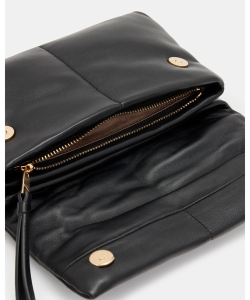 ALLSAINTS（オールセインツ）の「EZRA QUILTED LEATHER CROSSBODY BAG | EZRA キルティング レザー クロスボディ バッグ（ショルダーバッグ・レディース・ブラック・ONE SIZE）」の11枚目の写真