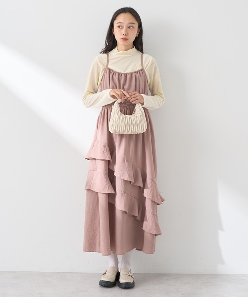 earth music&ecology（アースミュージックアンドエコロジー）の「ラッフルティアードキャミワンピース（ワンピース・レディース・ピンク/ベージュ/ブラック・FREE）」の18枚目の写真