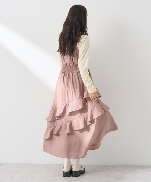 earth music&ecology（アースミュージックアンドエコロジー）の「ラッフルティアードキャミワンピース（ワンピース・レディース・ピンク/ベージュ/ブラック・FREE）」の22枚目の写真