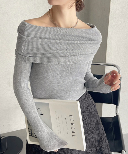Ada.(エイダ)の「シンプルなのに格上げ。上品ニット。オフショル ふんわりタッチ 春 ニット(ニット/セーター・レディース・ベージュ/ライトグレー/ホワイト/ブラック・FREE)」の3枚目の写真