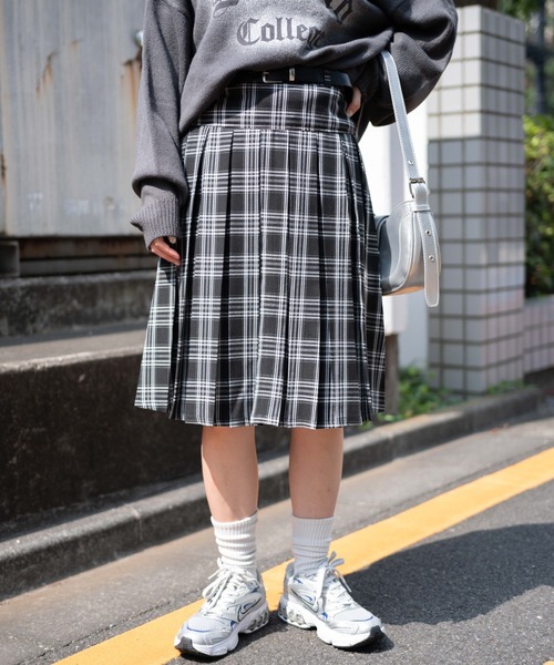 WEGO（ウィゴー）の「WEGO/ベルト付プリーツミドルスカート（スカート・レディース・ブルー系その他2/杢グレー/ブラック系その他2/ブラック・FREE）」の14枚目の写真