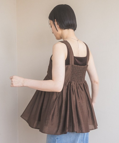 A part by（アパートバイ）の「シアーペプラムキャミ（シャツ/ブラウス・レディース・ブラック/アイボリー/ブラウン・FREE）」の3枚目の写真