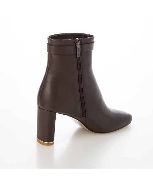 Mode et Jacomo(モードエジャコモ)の「サイドベルトスクエアトゥショートブーツ(ブーツ・レディース・ダークブラウン/ライトイエロー/ブラック・22.5cm/23cm/23.5cm/24cm/24.5cm)」の19枚目の写真