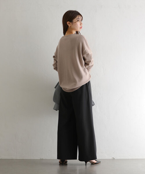 La TOTALITE（ラトータリテ）の「ウールカシミヤVネックプルオーバー（ニット/セーター・レディース・チャコールグレー/ホワイト/ベージュ/ラベンダー・FREE）」の21枚目の写真