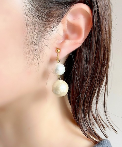 tone(トーン)の「【As】【金属アレルギー対応】NO.161 大粒パール ゆらゆら 2連イヤリング(ニッケルフリー)(MA)(イヤリング・レディース・ホワイト系2/レッド/ベージュ/ホワイト/ピンク/ブルー/シルバー/ゴールド・FREE)」の12枚目の写真