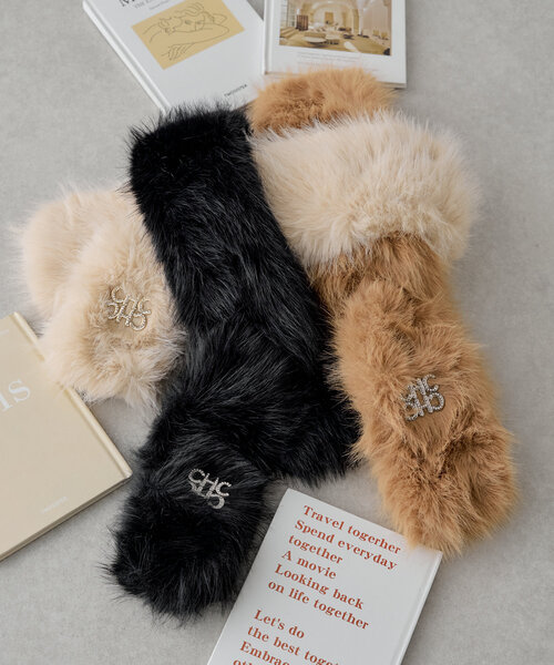 Chico（チコ）の「ブローチ付きティペット（マフラー・レディース・アイボリー/ブラウン/ブラック・FREE）」の4枚目の写真