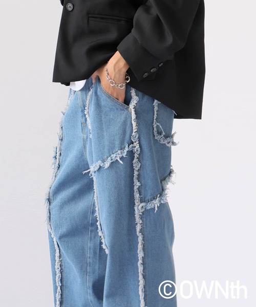 OWNth(オンス)の「フリンジデニムパンツ(その他パンツ・レディース・ライトブルー/インディゴブルー・LARGE/MEDIUM)」の18枚目の写真