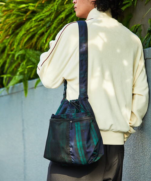 FREAK'S STORE(フリークスストア)の「UMBRO × FREAK'S STORE/アンブロ 別注 ナイロンコード付きバッグ(ショルダーバッグ・レディース・ナチュラル/ブラック/ベージュ/その他15・ONE SIZE)」の22枚目の写真