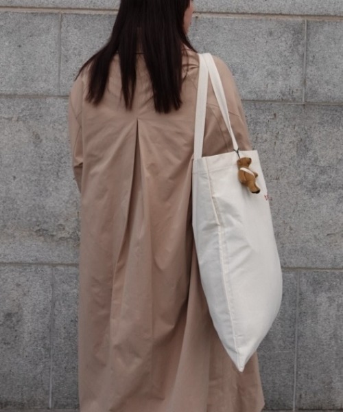 INTER FACTORY(インターファクトリー)の「Sugaya Risako 刺繍トートバッグ made in INTER FACTORY(トートバッグ・レディース・アイボリー・FREE)」の5枚目の写真