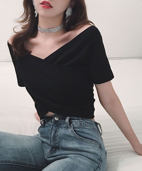 Asterellivi(アステレリビ)の「Vネックヘソ出しTシャツ肩だしショート丈(Tシャツ/カットソー・レディース・ホワイト/ブラック・M/L)」の1枚目の写真