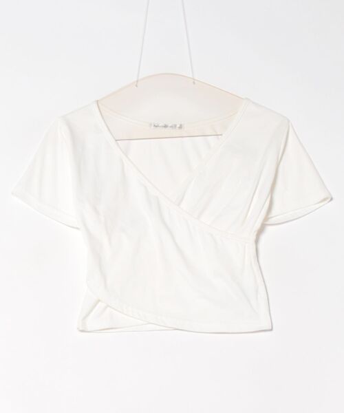 Asterellivi(アステレリビ)の「Vネックヘソ出しTシャツ肩だしショート丈(Tシャツ/カットソー・レディース・ホワイト/ブラック・M/L)」の7枚目の写真
