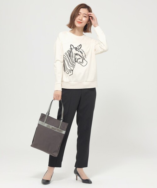EVEX by KRIZIA(エヴェックスバイクリツィア)の「【ウォッシャブル】ゼブラコードエンブロイダリースウェット(Tシャツ/カットソー・レディース・オフホワイト/ダークネイビー/イエロー・40)」の4枚目の写真