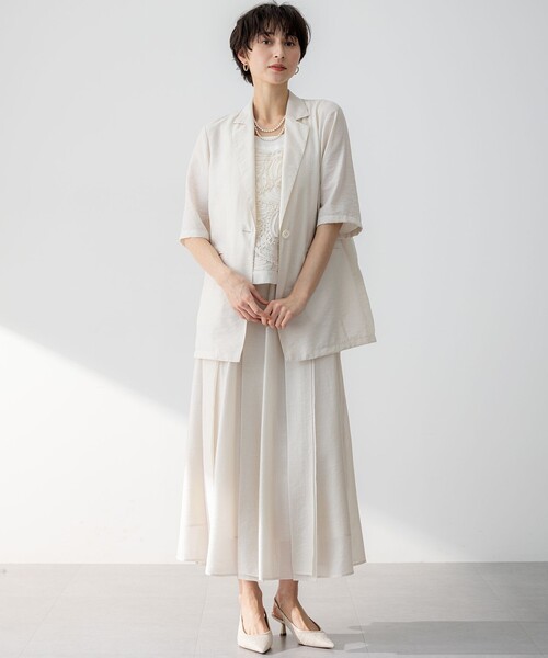 23区 L（ニジュウサンクオオキイサイズ）の「【Oggi6月号掲載/速乾性/接触冷感】シアータンブラー ハーフスリーブ ジャケット（テーラードジャケット・レディース・ベージュ系/ダークブラウン系/ブラック系・44/46/48）」の11枚目の写真