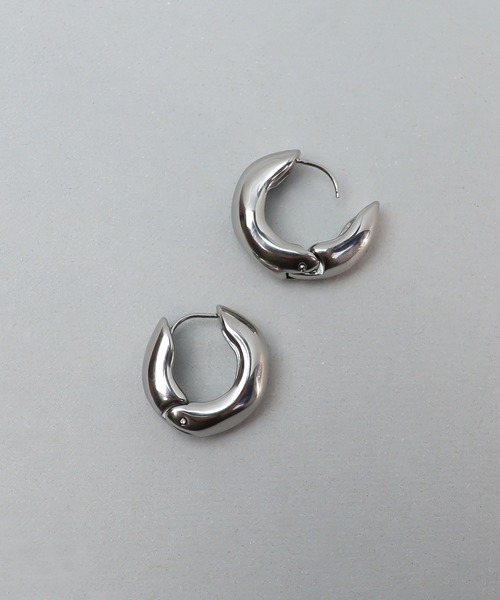 ieLS（イエルズ）の「金属アレルギー対応「ieLS」ステンレス ボリュームフープピアス（ピアス（両耳用）・レディース・シルバー/ゴールド・ONE SIZE）」の4枚目の写真