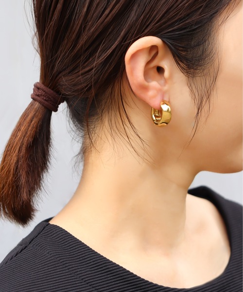 ieLS（イエルズ）の「金属アレルギー対応「ieLS」ステンレス ボリュームフープピアス（ピアス（両耳用）・レディース・シルバー/ゴールド・ONE SIZE）」の8枚目の写真