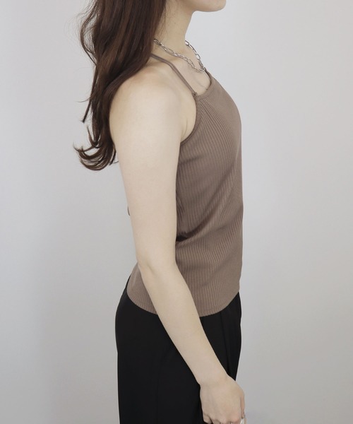 Reurie'（レウリィ）の「カップ付き テレコリブ スクエア キャミソール/telecorib square camisole　バッククロス　レイヤード　キャミ　カジュアル　きれいめ　インナー（キャミソール・レディース・モカ/ホワイト/ブラック・FREE）」の13枚目の写真