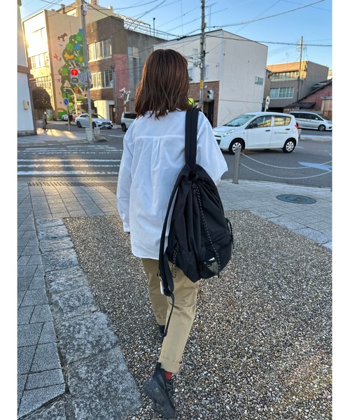 DEVICE（デバイス）の「【@___mika___livingコラボ】カラビナ付き パラコード巾着 バックパック（バックパック/リュック・レディース・ブラック・FREE）」の5枚目の写真