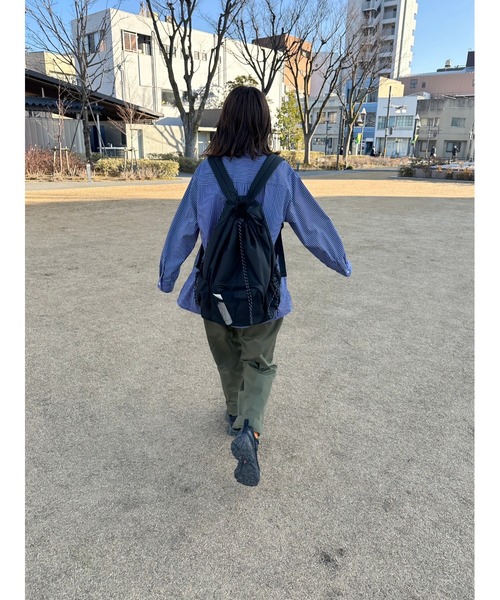 DEVICE（デバイス）の「【@___mika___livingコラボ】カラビナ付き パラコード巾着 バックパック（バックパック/リュック・レディース・ブラック・FREE）」の14枚目の写真