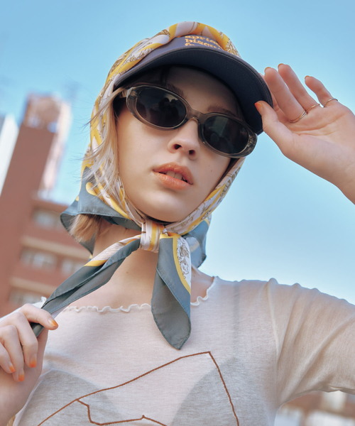 SMELLY(スメリー)の「オーバルタイプサングラス(メガネ・レディース・グレー/ブラック・-)」の2枚目の写真